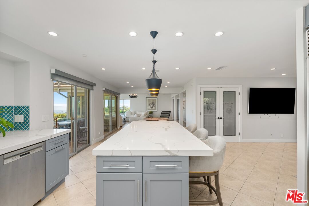 2526 Cordelia Road Los Angeles, CA 90049 - Photo 47 of 74
