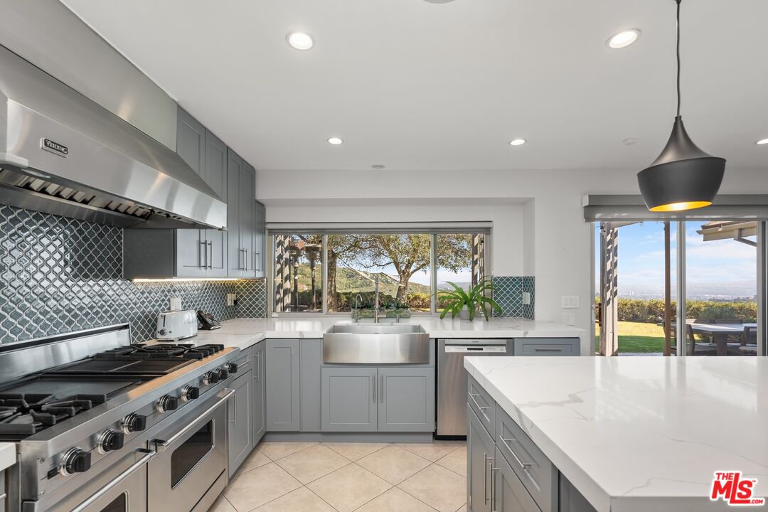 2526 Cordelia Road Los Angeles, CA 90049 - Photo 48 of 74