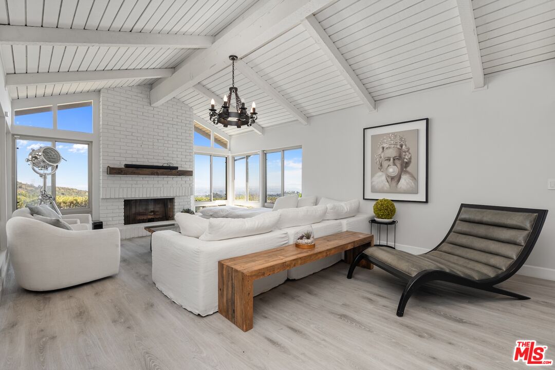 2526 Cordelia Road Los Angeles, CA 90049 - Photo 51 of 74