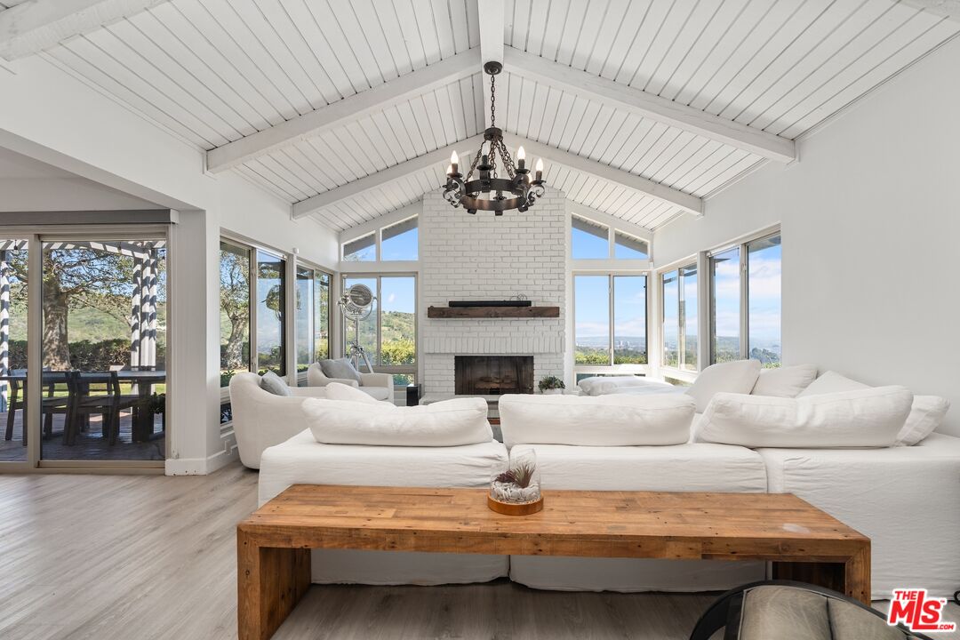 2526 Cordelia Road Los Angeles, CA 90049 - Photo 52 of 74