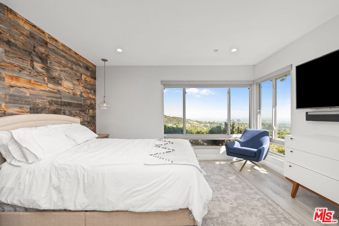2526 Cordelia Road Los Angeles, CA 90049 - Photo 56 of 74