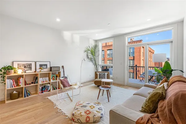 $4,250 | 71 Richmond Street, Unit 5B, Providence, RI 02903