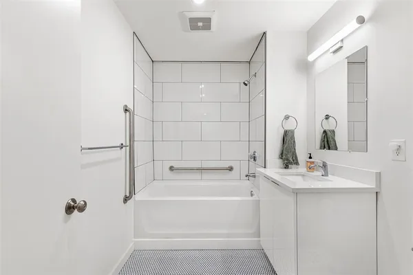 $4,250 | 71 Richmond Street, Unit 5B, Providence, RI 02903