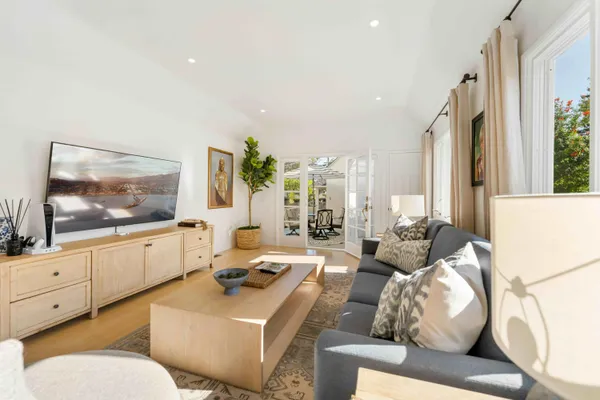 $3,795,000 | 3213 Calle Mariposa, Santa Barbara, CA 93105