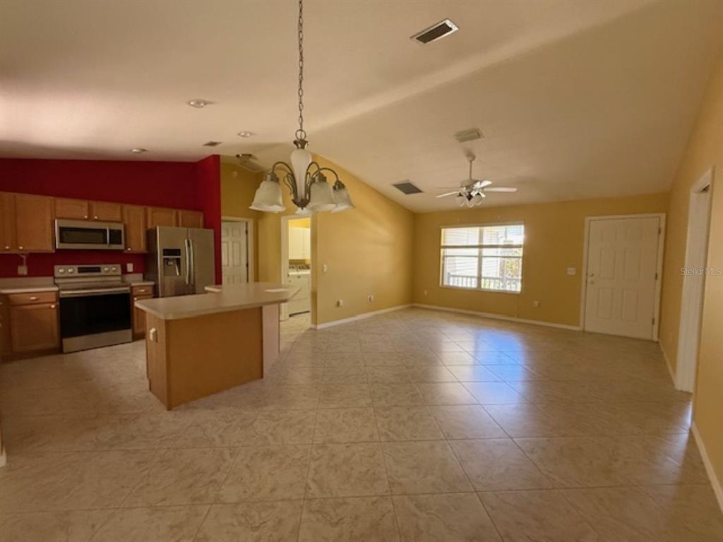 1089 Nash Loop The Villages, FL 32162 - Photo 4 of 17