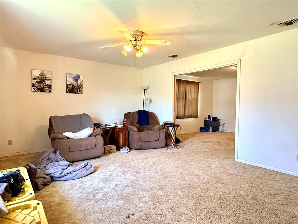 429 Agnes Avenue Marlin, TX 76661 - Photo 7 of 28 a spacious bedroom with a bed and window