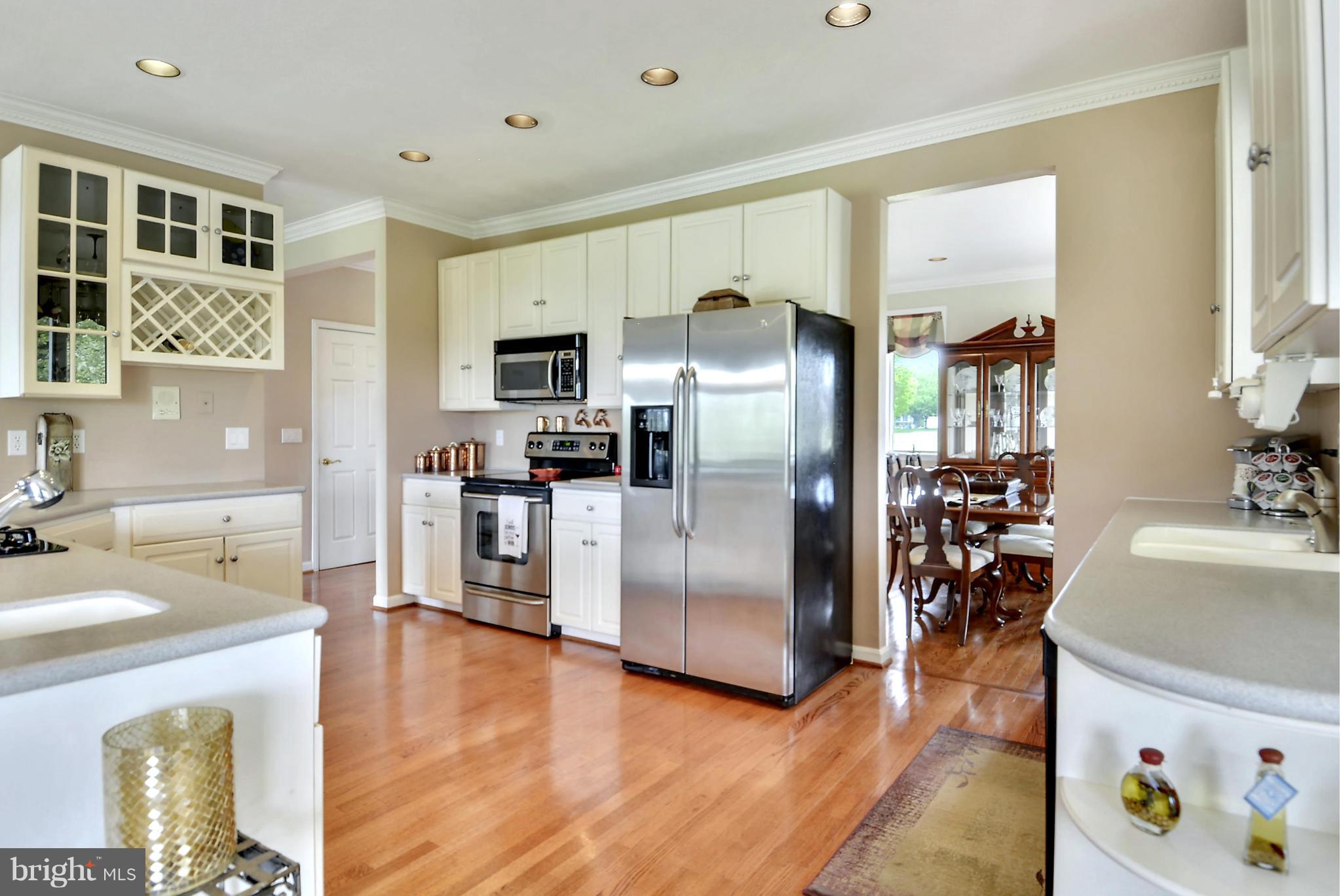 2818 Cox Neck Road Chester, MD 21619 - Photo 18 of 30 Stainless Appliances / Wine Collector's Rack
