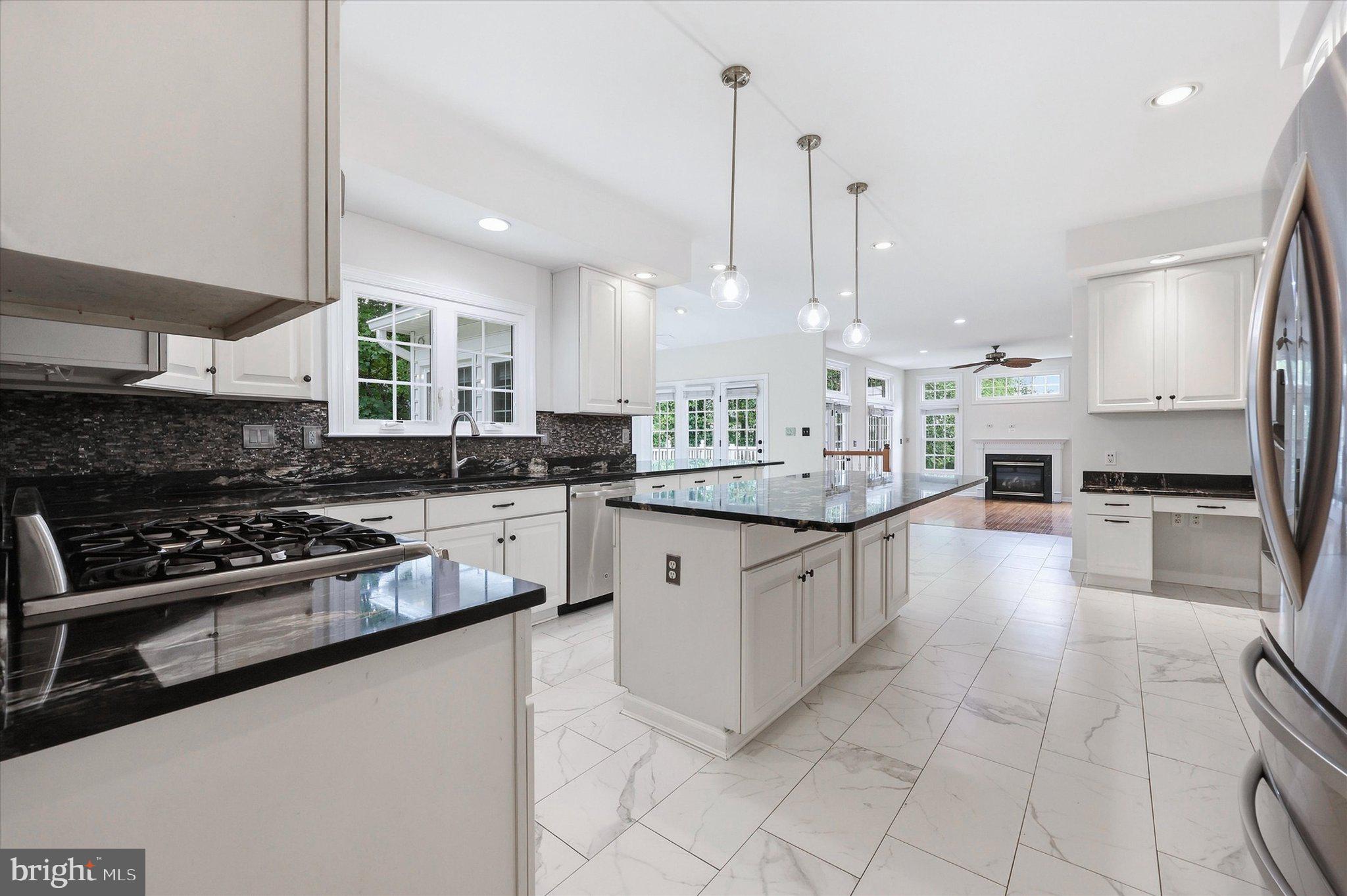 4509 Random Ridge Circle Olney, MD 20832 - Photo 11 of 54 Kitchen