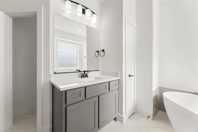 $777,763 | 721 South Hidden Lks Drive, DeSoto, TX 75115