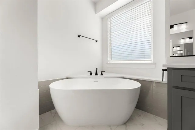 $777,763 | 721 South Hidden Lks Drive, DeSoto, TX 75115