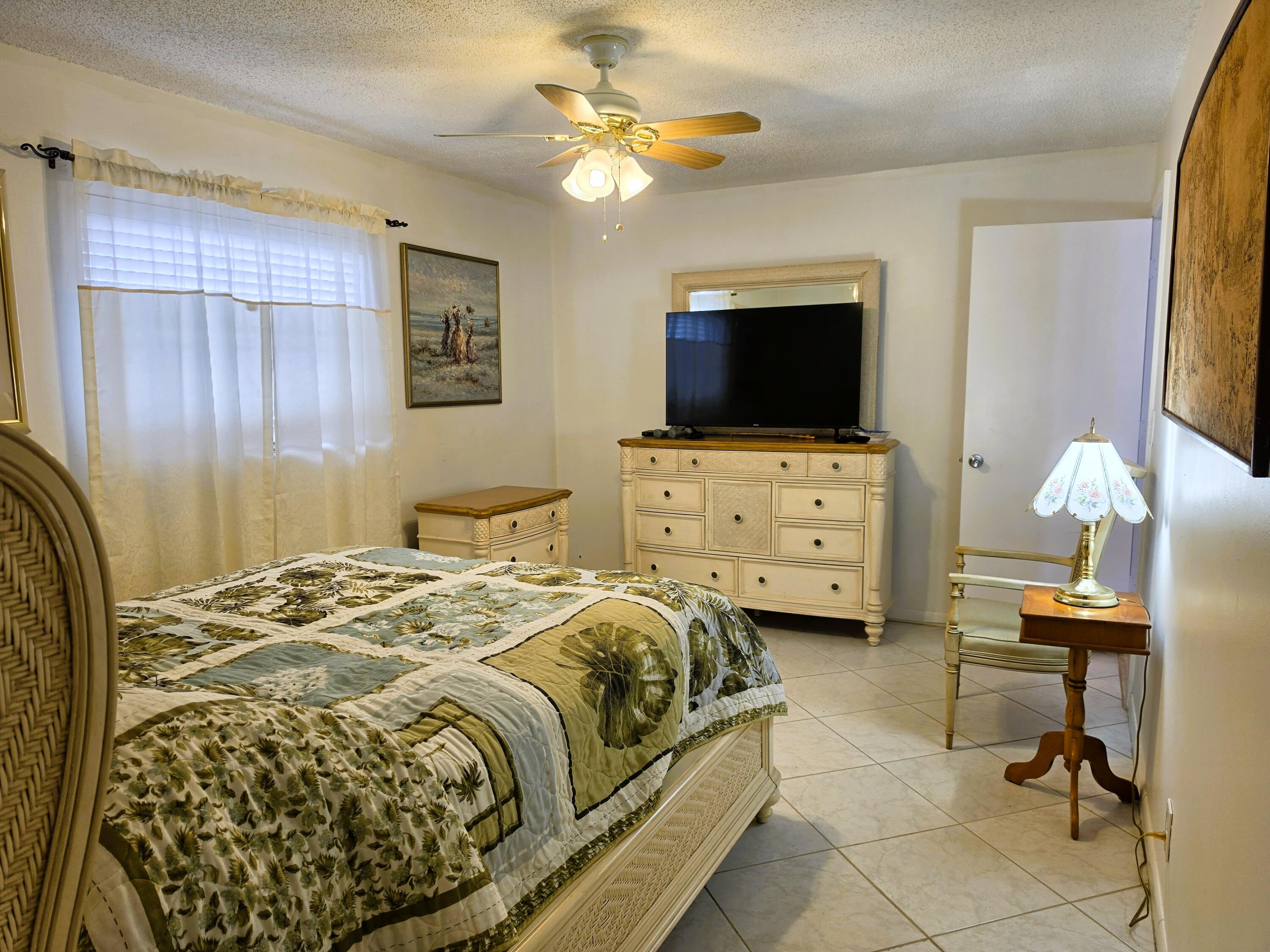 5404 Belleville Road West Palm Beach, FL 33417 - Photo 9 of 42 20260611_082009