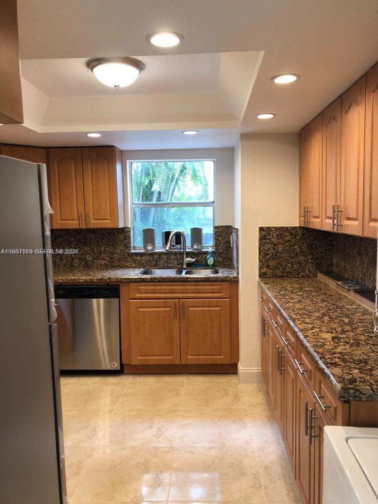 11220 Southwest 67th Terrace Miami, FL 33173 - Photo 2 of 7