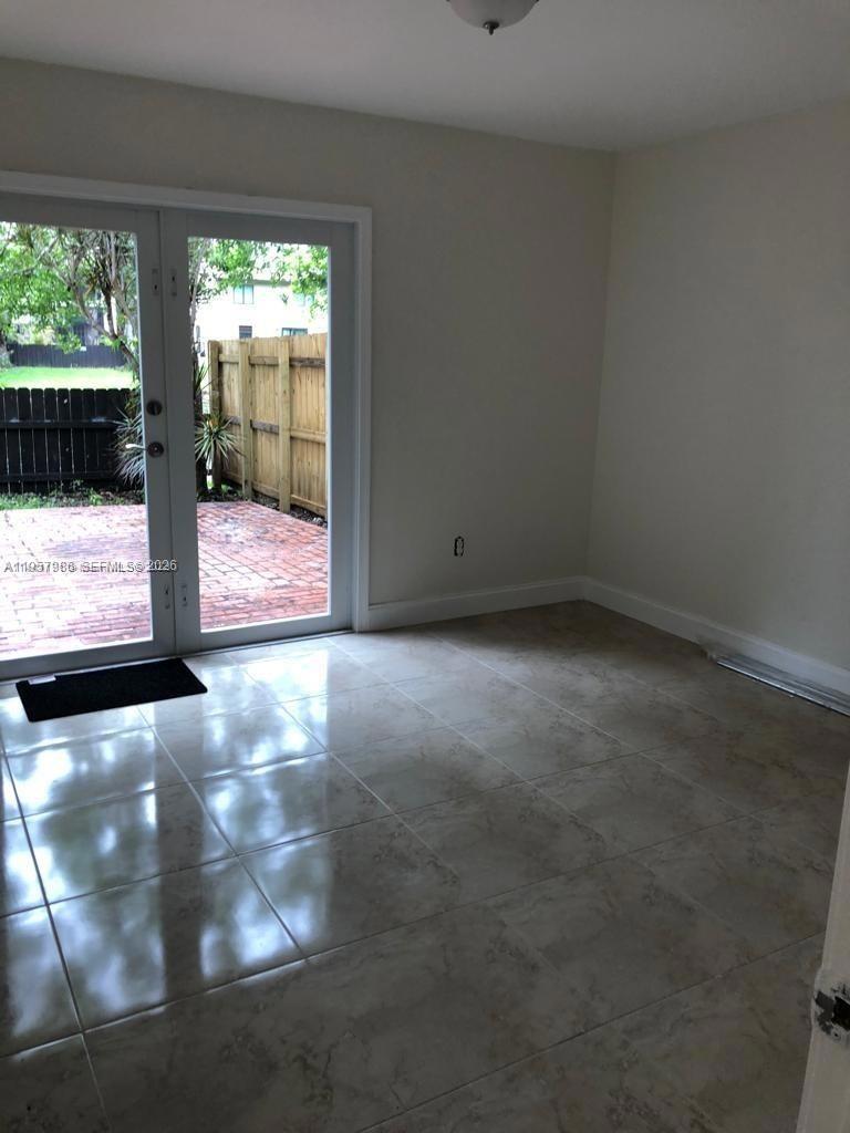 11220 Southwest 67th Terrace Miami, FL 33173 - Photo 4 of 7