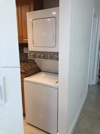 $3,000 | 11220 Southwest 67th Terrace, Miami, FL 33173