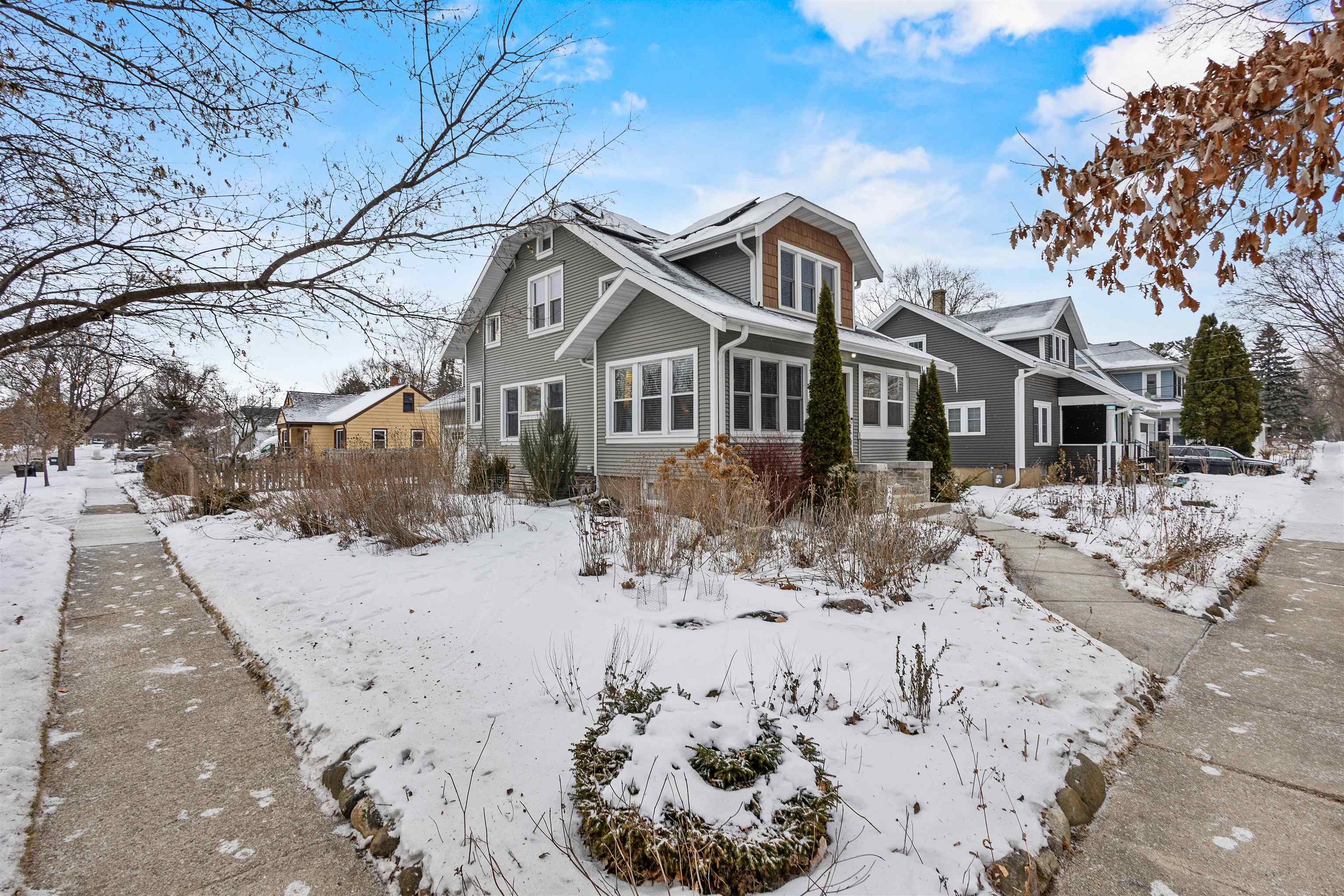 726 Sherman Avenue West Fort Atkinson, WI 53538 - Photo 3 of 65