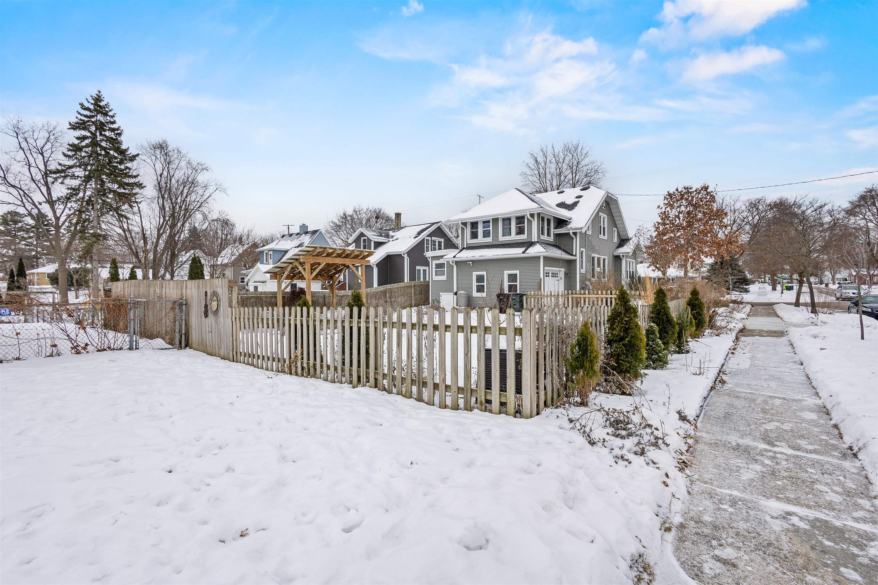 726 Sherman Avenue West Fort Atkinson, WI 53538 - Photo 6 of 65