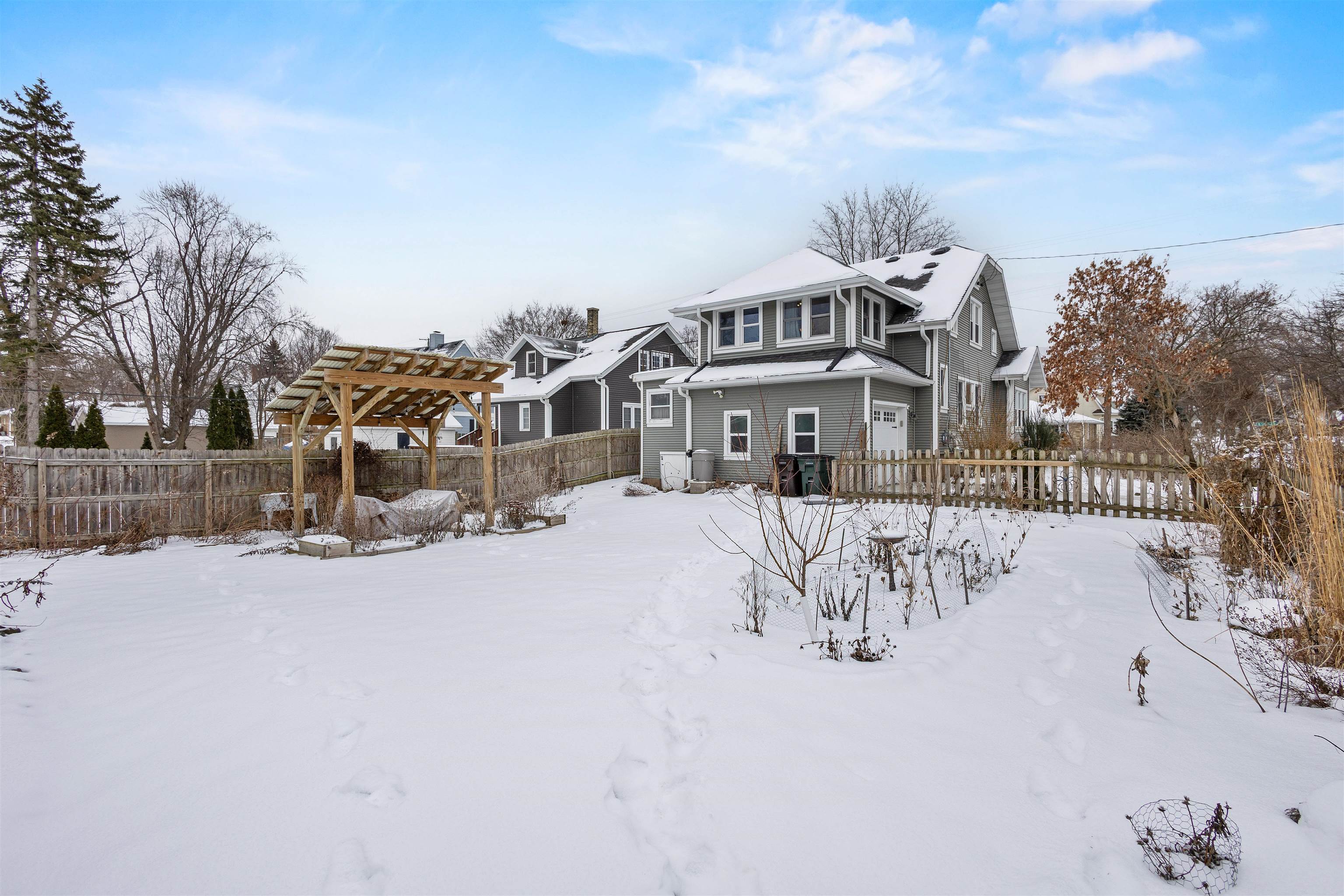 726 Sherman Avenue West Fort Atkinson, WI 53538 - Photo 8 of 65