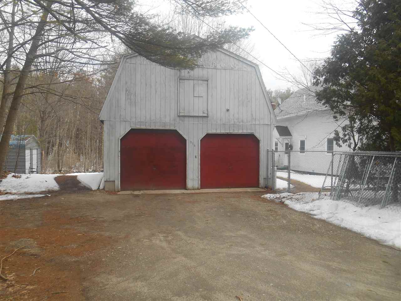 316 Dustin Tavern Road Weare, NH 03281 - Photo 3 of 34