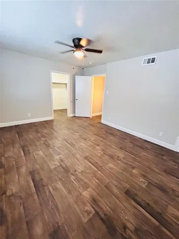 a view of utility room