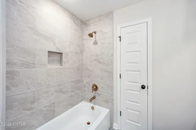 $559,900 | 13 Acadia Cove, Jackson, TN 38305