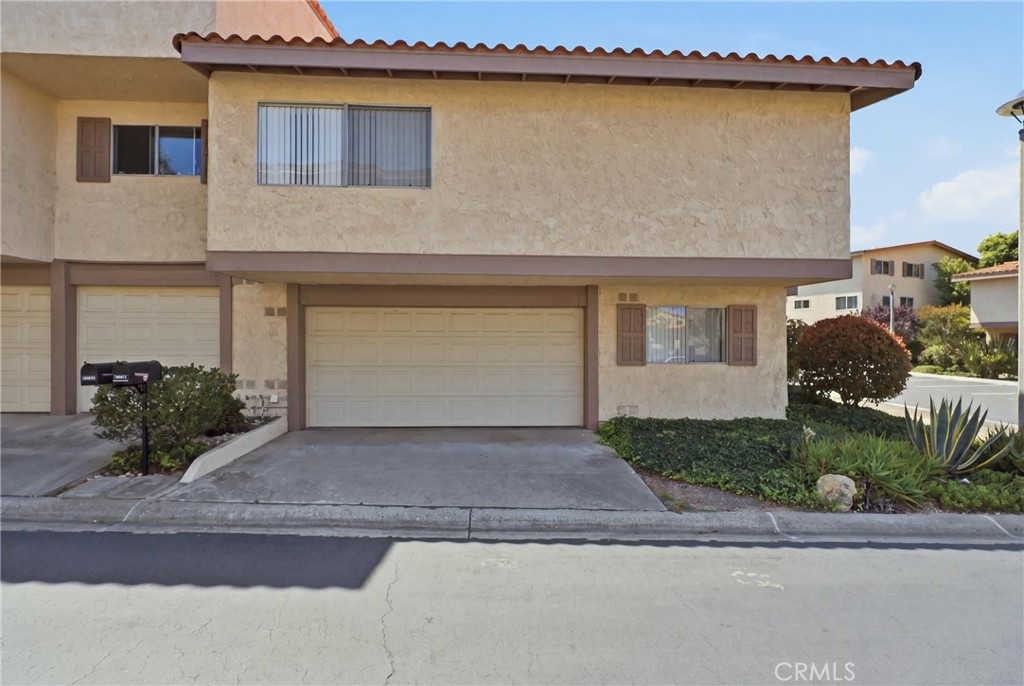 28301 Ridgefalls Court Rancho Palos Verdes, CA 90275 - Photo 2 of 39 Gallery Image 2