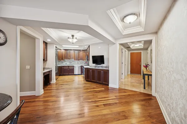 $829,000 | 10 East Burlington Street, Unit 2B, Riverside, IL 60546