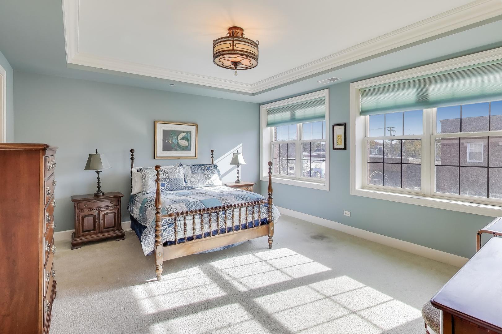 10 East Burlington Street, Unit 2B Riverside, IL 60546 - Photo 16 of 36