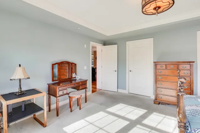 $935,000 | 10 East Burlington Street, Unit 2B, Riverside, IL 60546