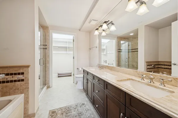 $829,000 | 10 East Burlington Street, Unit 2B, Riverside, IL 60546