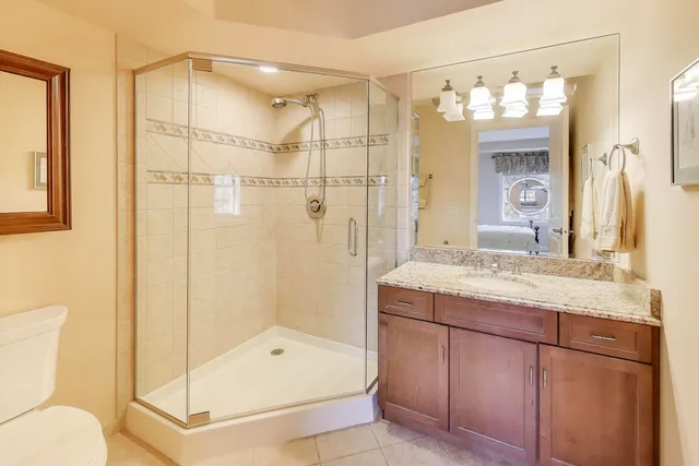 $935,000 | 10 East Burlington Street, Unit 2B, Riverside, IL 60546