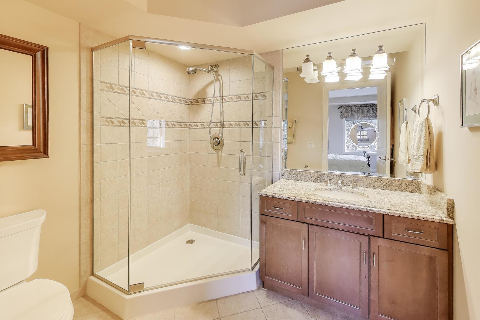 10 East Burlington Street, Unit 2B Riverside, IL 60546 - Photo 24 of 36