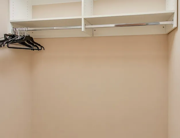 $935,000 | 10 East Burlington Street, Unit 2B, Riverside, IL 60546