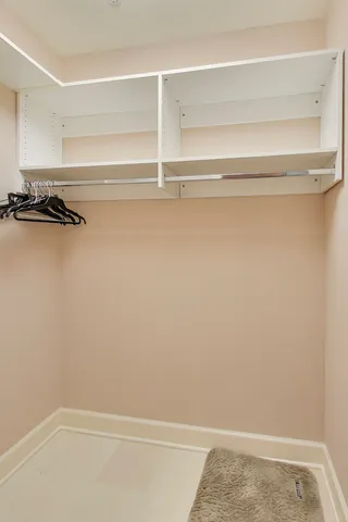 $935,000 | 10 East Burlington Street, Unit 2B, Riverside, IL 60546