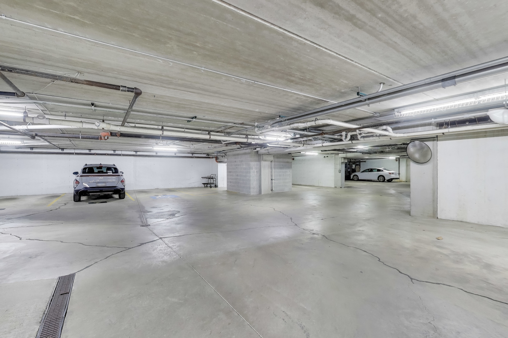 10 East Burlington Street, Unit 2B Riverside, IL 60546 - Photo 32 of 36