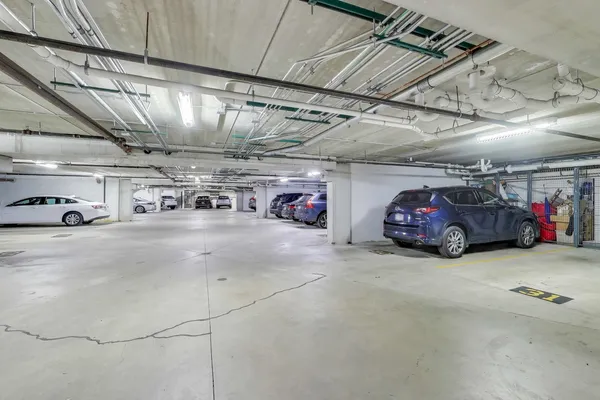 $829,000 | 10 East Burlington Street, Unit 2B, Riverside, IL 60546