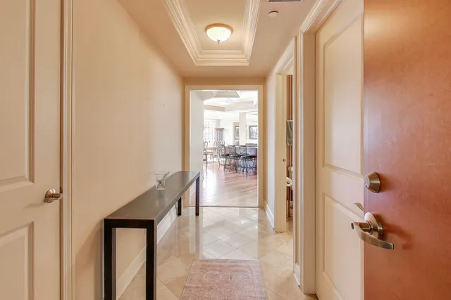 $935,000 | 10 East Burlington Street, Unit 2B, Riverside, IL 60546