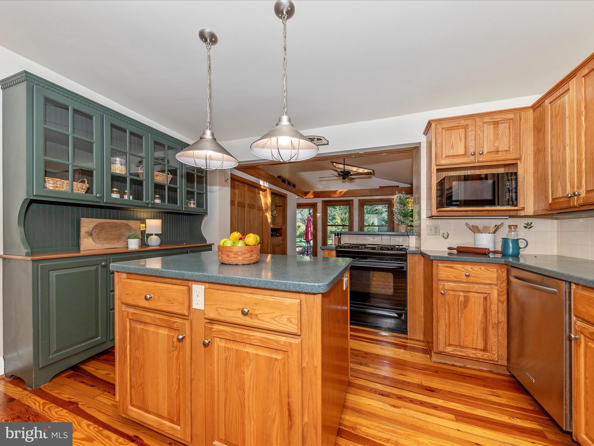 7031 Ridge Road Frederick, MD 21702 - Photo 12 of 57 Open Concept Kitchen with Custom Built-Ins!