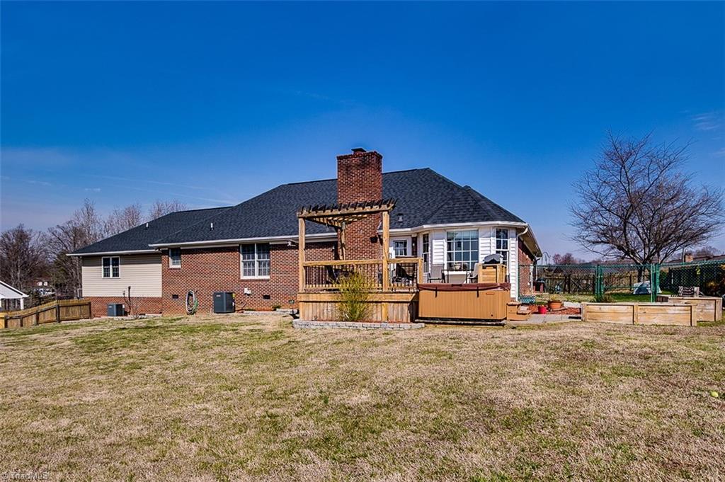147 Springfield Court Lexington, NC 27295 - Photo 3 of 30 Gallery Image 3