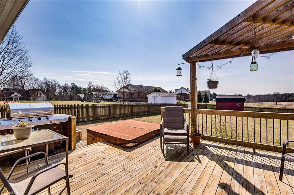147 Springfield Court Lexington, NC 27295 - Photo 4 of 30 Gallery Image 4