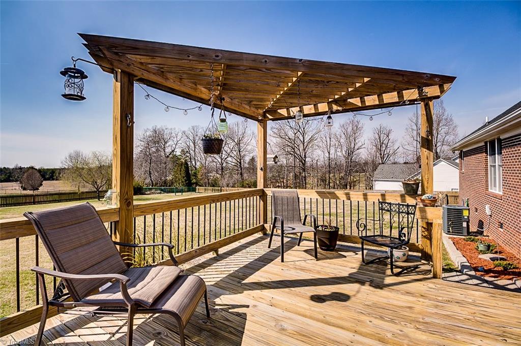 147 Springfield Court Lexington, NC 27295 - Photo 5 of 30 Gallery Image 5