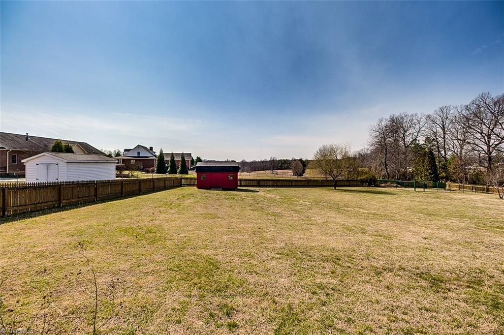 147 Springfield Court Lexington, NC 27295 - Photo 6 of 30 Gallery Image 6