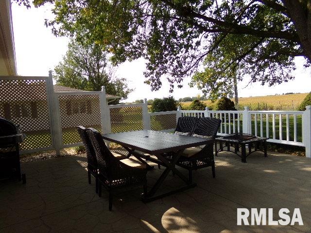122 Locust Street Bennett, IA 52721 - Photo 8 of 36 Gallery Image 8