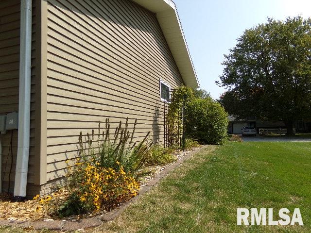 122 Locust Street Bennett, IA 52721 - Photo 10 of 36 Gallery Image 10