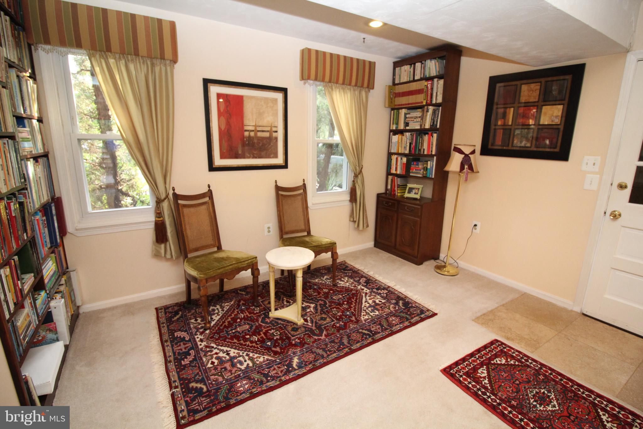 6707 Garrett Road Rockville, MD 20855 - Photo 11 of 25 Reading Area