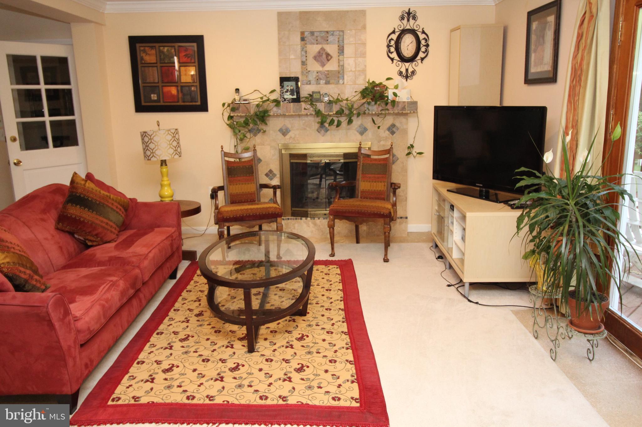 6707 Garrett Road Rockville, MD 20855 - Photo 8 of 25 Family Room