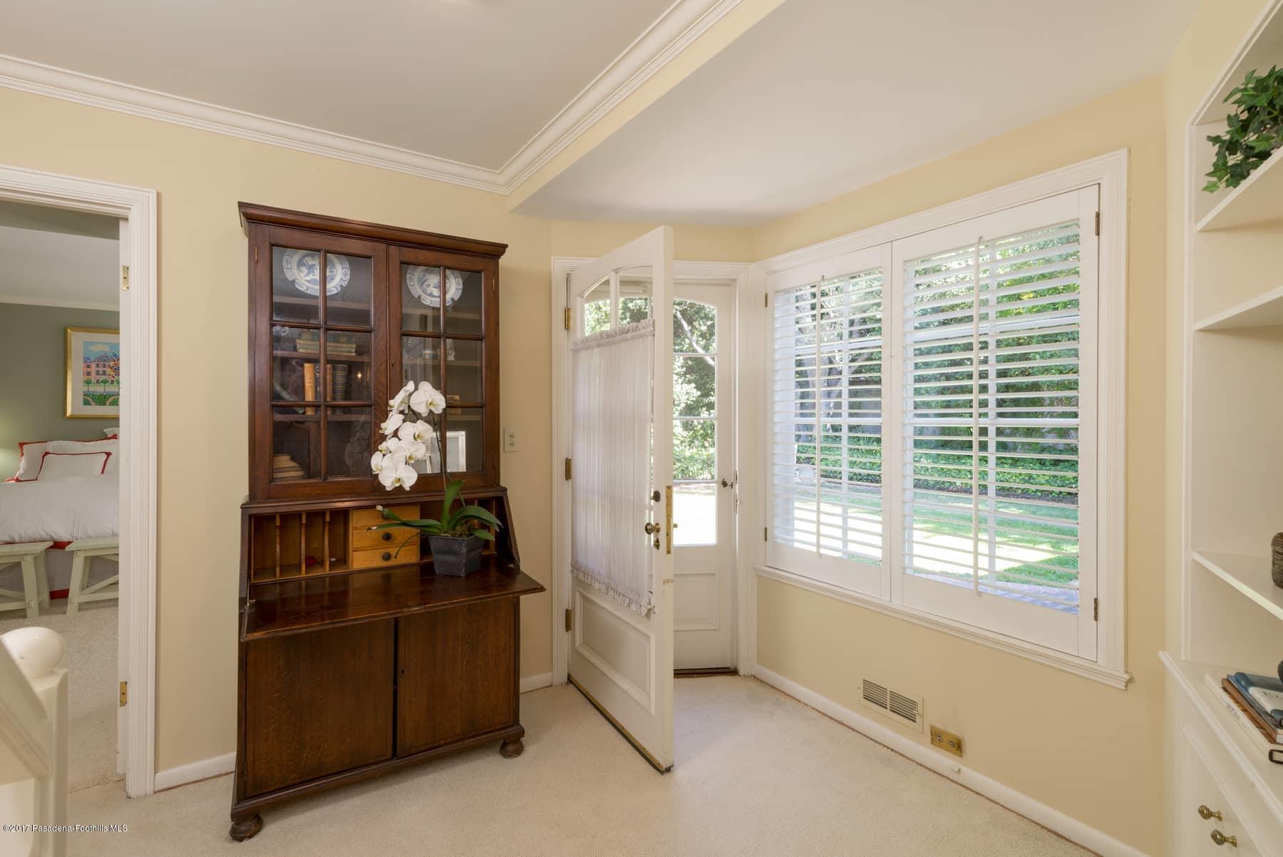 581 Busch Place Pasadena, CA 91105 - Photo 28 of 44 a living room with furniture and a window