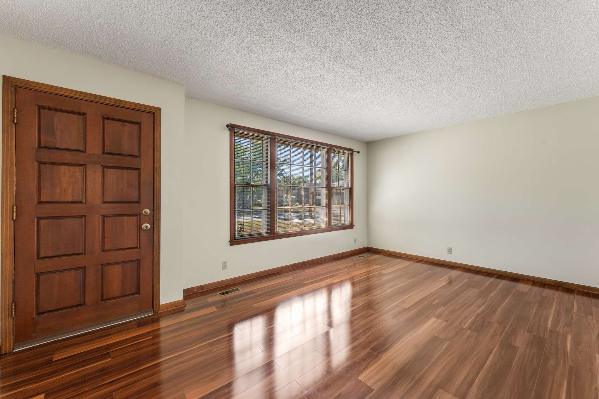 107 Grapevine Road Hendersonville, TN 37075 - Photo 6 of 29 Gallery Image 6