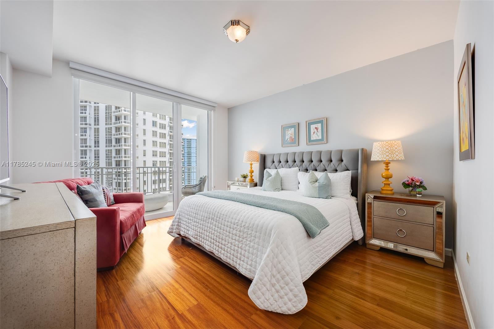 801 Brickell Key Boulevard, Unit 3010 Miami, FL 33131 - Photo 5 of 16