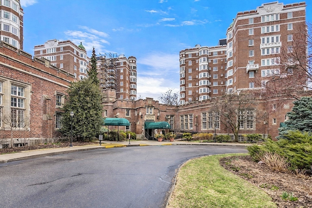 20 Chapel Street, Unit B309 Brookline, MA 02446 - Photo 11 of 38