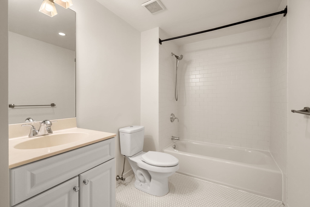 20 Chapel Street, Unit B309 Brookline, MA 02446 - Photo 16 of 38